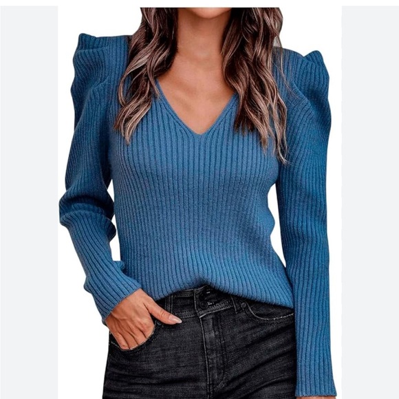 pretty garden Sweaters - Pretty Garden v neck sweater size small